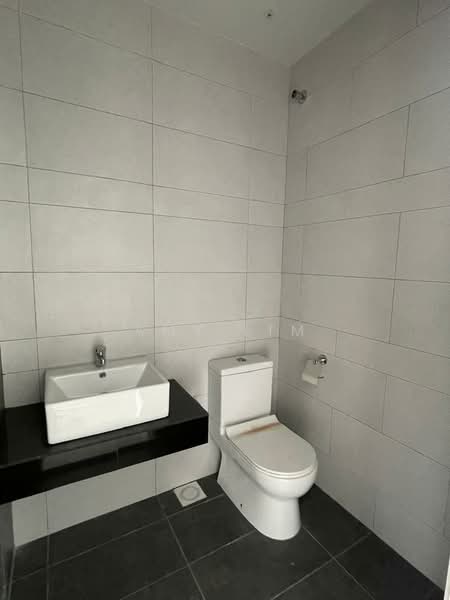 Servis Apartment untuk Dijual di Amani Residence - Amy Lim - Bathroom - PropertyGuru.com.my