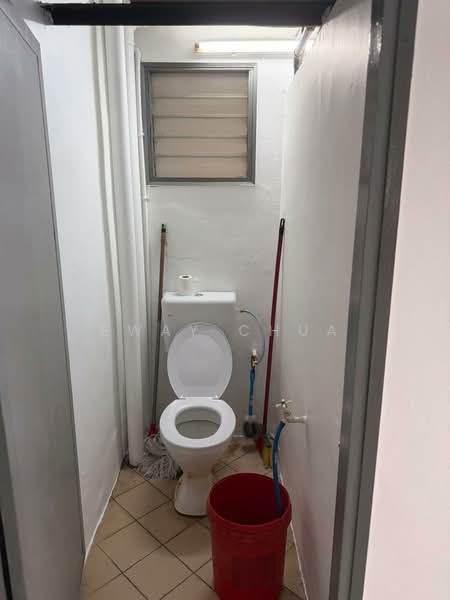Rumah Flat untuk Disewa di Rumah Pangsa Permas Jaya - Eway Chua - Bathroom - PropertyGuru.com.my