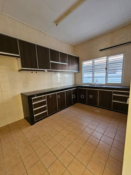 2.5-storey Terraced House for Sale in Ukay Perdana (Ulu Kelang) - Elfa Don - Kitchen - PropertyGuru.com.my