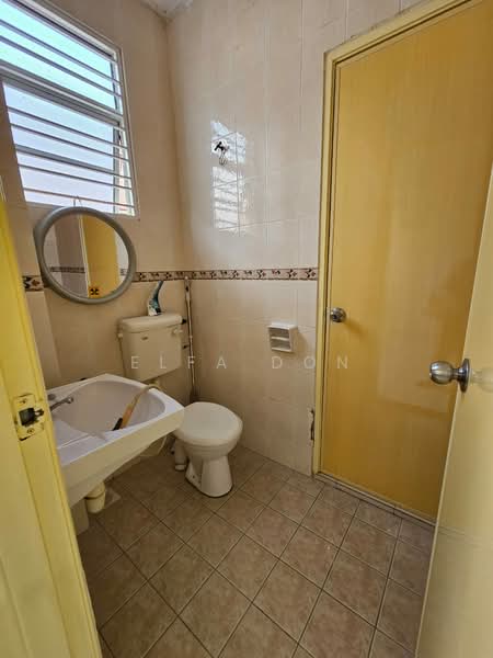 2.5-storey Terraced House for Sale in Ukay Perdana (Ulu Kelang) - Elfa Don - Bathroom - PropertyGuru.com.my