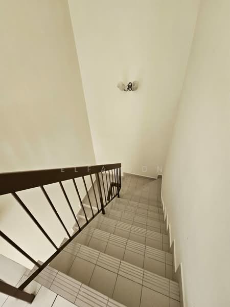 2.5-storey Terraced House for Sale in Ukay Perdana (Ulu Kelang) - Elfa Don - Corridor - PropertyGuru.com.my