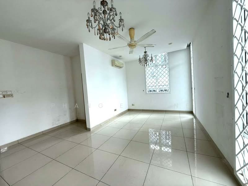 Rumah Banglo untuk Dijual di Taman Suria (Johor Bahru) - Phang Elainne - Living Room - PropertyGuru.com.my