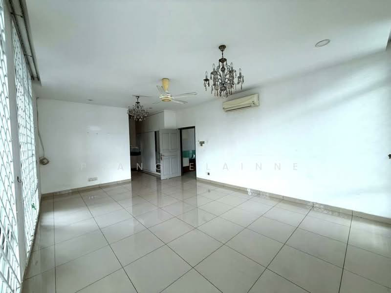 Rumah Banglo untuk Dijual di Taman Suria (Johor Bahru) - Phang Elainne - Living Room - PropertyGuru.com.my
