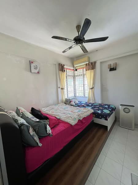 Pangsapuri untuk Dijual di Acres Ville - Sunny Tse - Bedroom - PropertyGuru.com.my