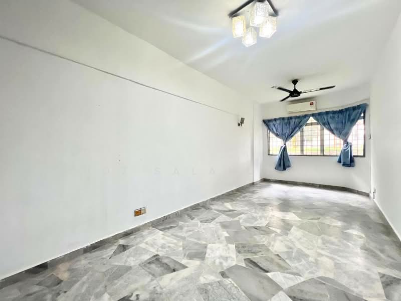 Pangsapuri untuk Dijual di Vista Seri Putra - Mudz Salahuddin - Living Room - PropertyGuru.com.my