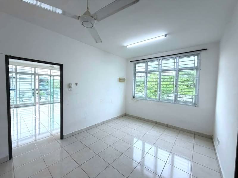 2-storey Terraced House for Sale in Bandar Uda Utama (Johor Bahru) - Karl Lim - Living Room - PropertyGuru.com.my