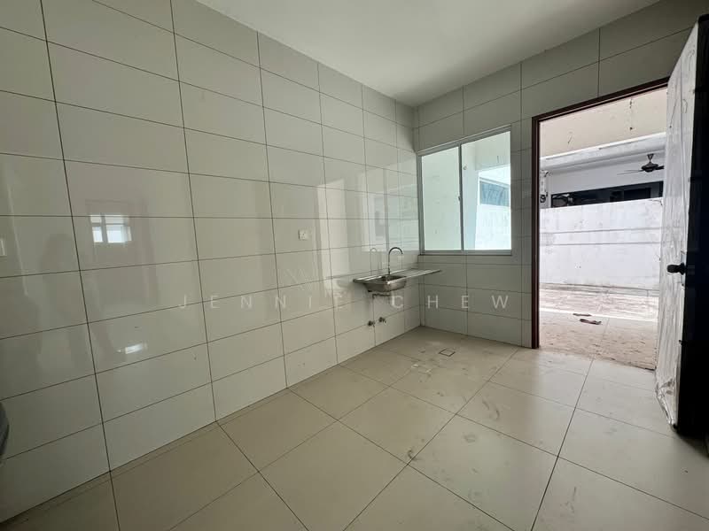 Semi-Detached House for Sale in Ambang Botanic (Klang) - Jennie Chew - Kitchen - PropertyGuru.com.my