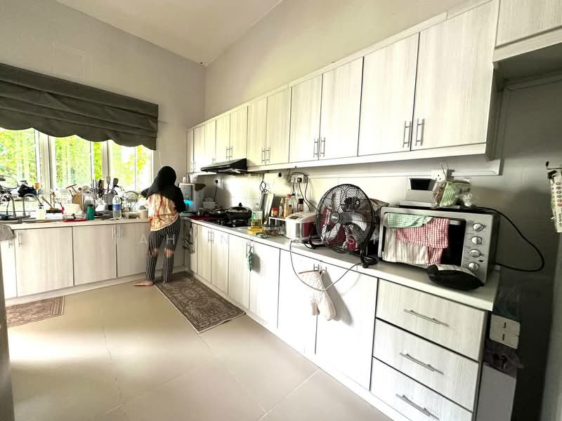 Semi-Detached House for Sale in Seksyen U10 (Shah Alam) - Fahana Rashid - Kitchen - PropertyGuru.com.my