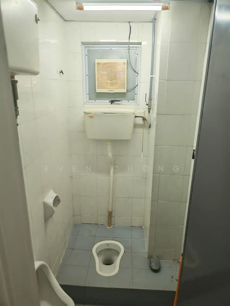 Shop / Office for Rent in Taman Bukit Serdang (Seri Kembangan) - Even Chong - Bathroom - PropertyGuru.com.my