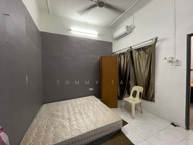 Rumah Teres 1-Tingkat untuk Dijual di Taman Sentosa (Johor Bahru) - Tommy Tai - Bedroom - PropertyGuru.com.my