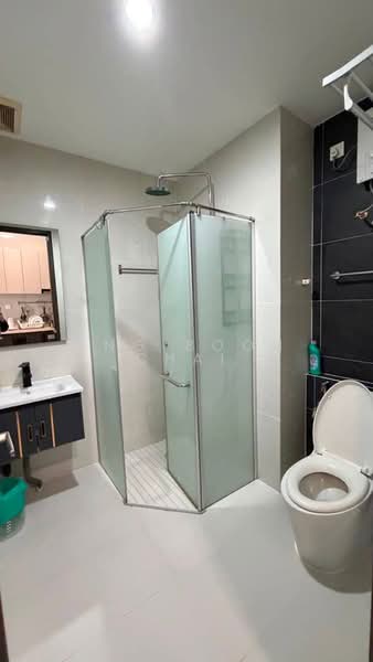 Kondominium untuk Dijual di Amberside @ Country Garden Danga Bay - Ang Boon Chai - Bathroom - PropertyGuru.com.my