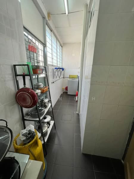 2-storey Terraced House for Sale in Taman Bukit Cheng (Cheng) - Ivan Goh - Kitchen - PropertyGuru.com.my