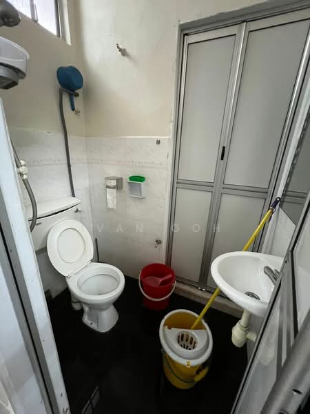 2-storey Terraced House for Sale in Taman Bukit Cheng (Cheng) - Ivan Goh - Bathroom - PropertyGuru.com.my