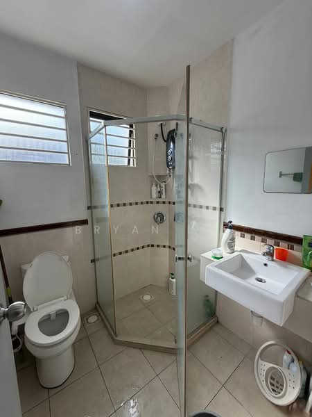 Townhouse for Rent in Bandar Bukit Puchong 2 (Puchong) - Bryan Lee - Bathroom - PropertyGuru.com.my
