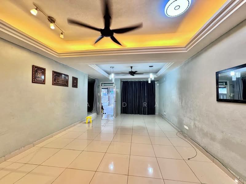 Rumah Teres 2-Tingkat untuk Dijual di Bandar Tiram (Ulu Tiram) - Mohamad Rahfi - Living Room - PropertyGuru.com.my