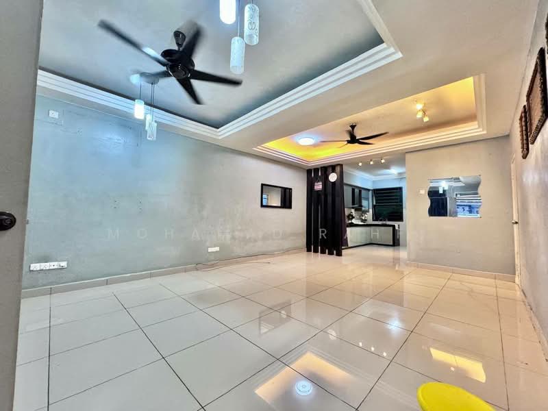 Rumah Teres 2-Tingkat untuk Dijual di Bandar Tiram (Ulu Tiram) - Mohamad Rahfi - Living Room - PropertyGuru.com.my