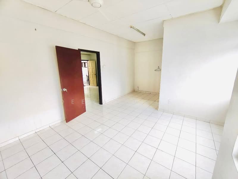 Flat for Rent at Hata Square - Deeya Yusof - PropertyGuru.com.my