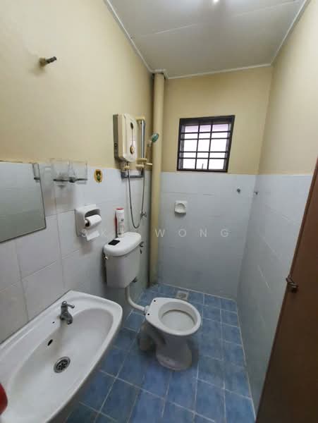 Rumah Teres 2-Tingkat untuk Dijual di Taman Putra Prima (Puchong) - Sky Wong - Bathroom - PropertyGuru.com.my