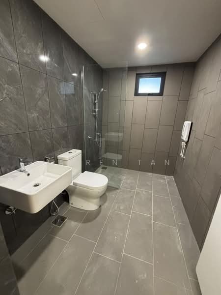 Kondominium untuk Disewa di Tuai Residence - Jarren Tan - Bathroom - PropertyGuru.com.my