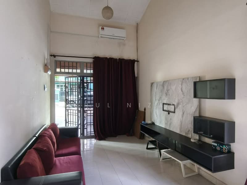 1.5-storey Terraced House for Sale in Taman Sierra Perdana (Masai) - AIRUL NIZAM - Living Room - PropertyGuru.com.my