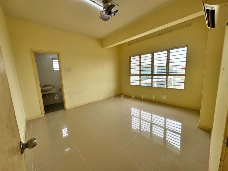 Kediaman Servis untuk Dijual di Suri Puteri - Azli Ibrahim - Interior - PropertyGuru.com.my