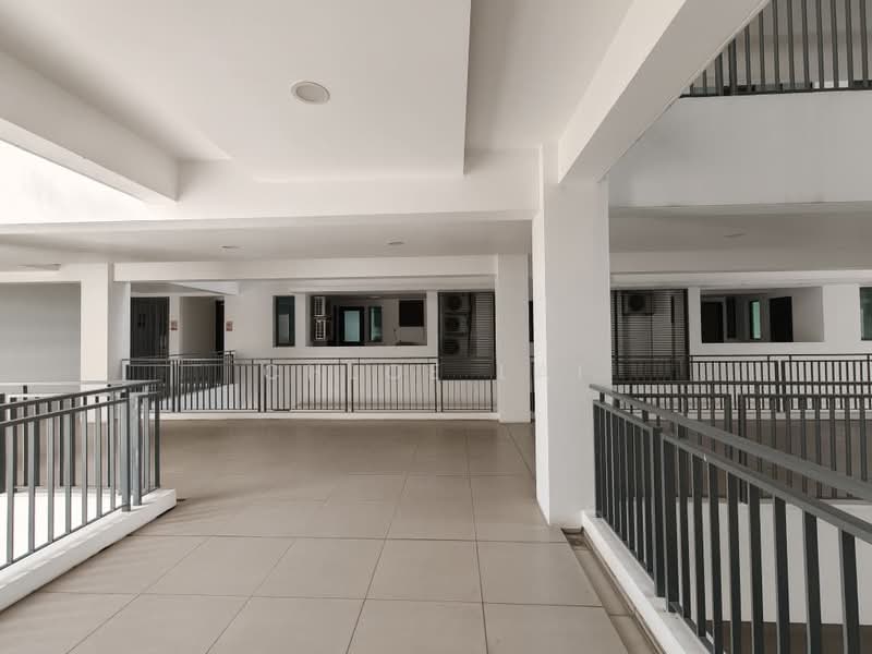 Apartment for Sale at Ponderosa Lakeside Apartment - Chloe Lai - Corridor - PropertyGuru.com.my