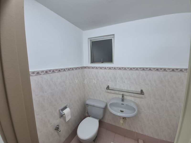 Kondominium untuk Dijual di Pelangi Damansara - Bryan Lee - Bathroom - PropertyGuru.com.my