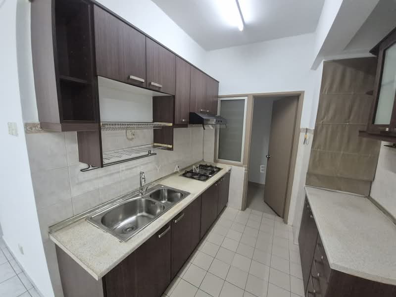 Kondominium untuk Dijual di Pelangi Damansara - Bryan Lee - Kitchen - PropertyGuru.com.my