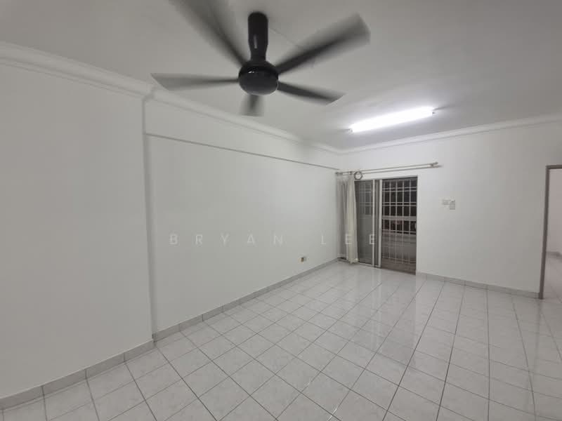 Kondominium untuk Dijual di Pelangi Damansara - Bryan Lee - Living Room - PropertyGuru.com.my