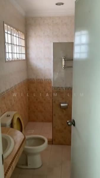 2-storey Terraced House for Sale in Taman Wawasan (Puchong) - William Lim - Bathroom - PropertyGuru.com.my