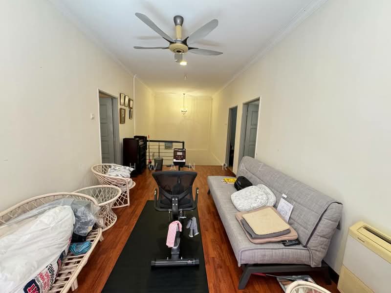 Rumah Berkembar untuk Dijual di Ampang Jaya (Ampang) - Ridhwan Razak - Living Room - PropertyGuru.com.my