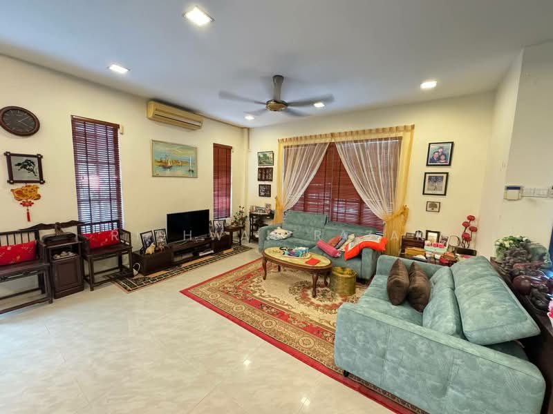 Rumah Berkembar untuk Dijual di Ampang Jaya (Ampang) - Ridhwan Razak - Living Room - PropertyGuru.com.my