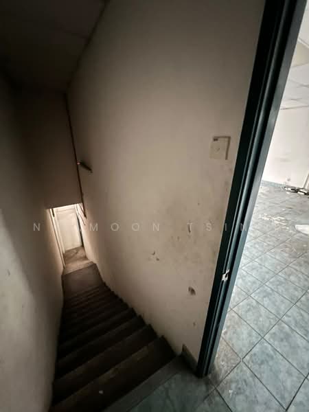 Kilang untuk Dijual di Taman Industri Bolton (Batu Caves) - Ng Moon Tsing - Corridor - PropertyGuru.com.my