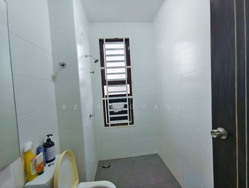 Rumah Teres 2 Tingkat untuk Dijual di Kepala Batas (Penang) - Azura Ghani - Bathroom - PropertyGuru.com.my