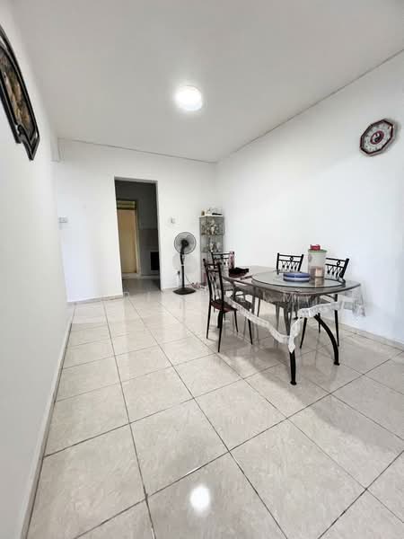 Pangsapuri untuk Disewa di Pulai View - Erica Lim - Dining Room - PropertyGuru.com.my