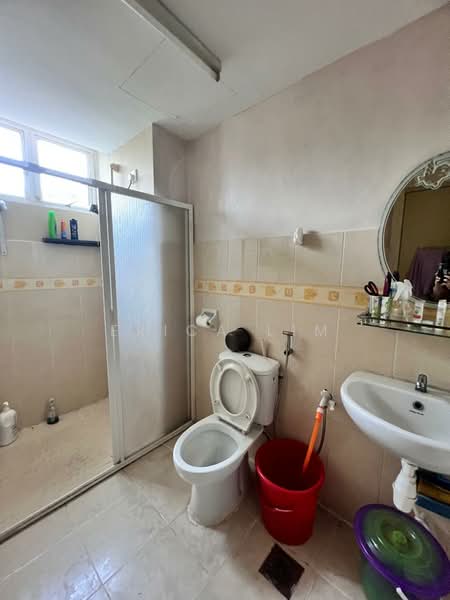 Pangsapuri untuk Disewa di Pulai View - Erica Lim - Bathroom - PropertyGuru.com.my