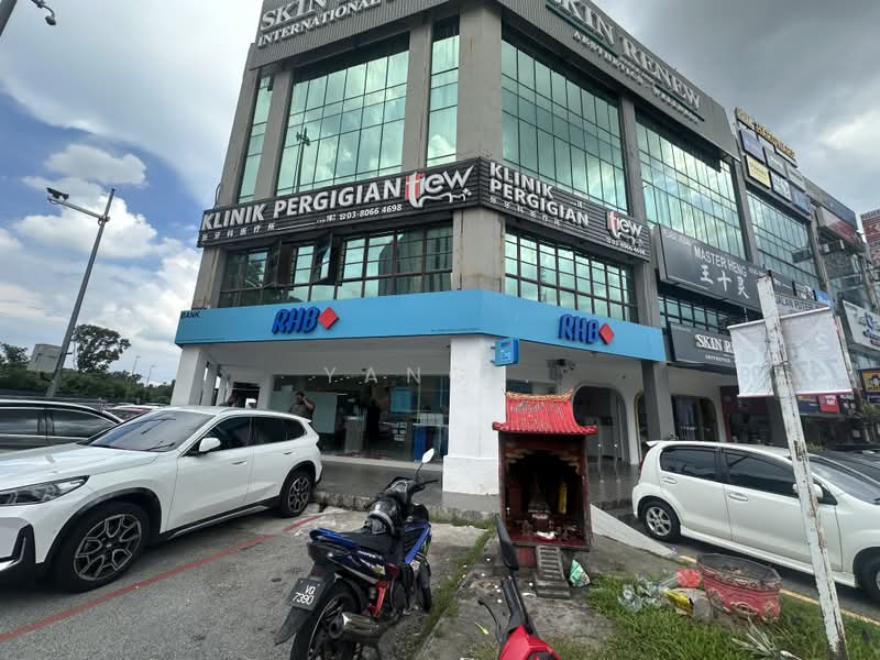 Shop for Rent in Bandar Puteri Puchong (Puchong) - Yang . - Exterior - PropertyGuru.com.my