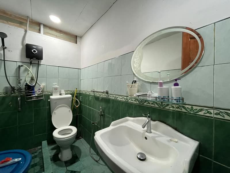 Semi-Detached House for Sale in Alor Setar (Kedah) - Jeff Yeoh - Bathroom - PropertyGuru.com.my