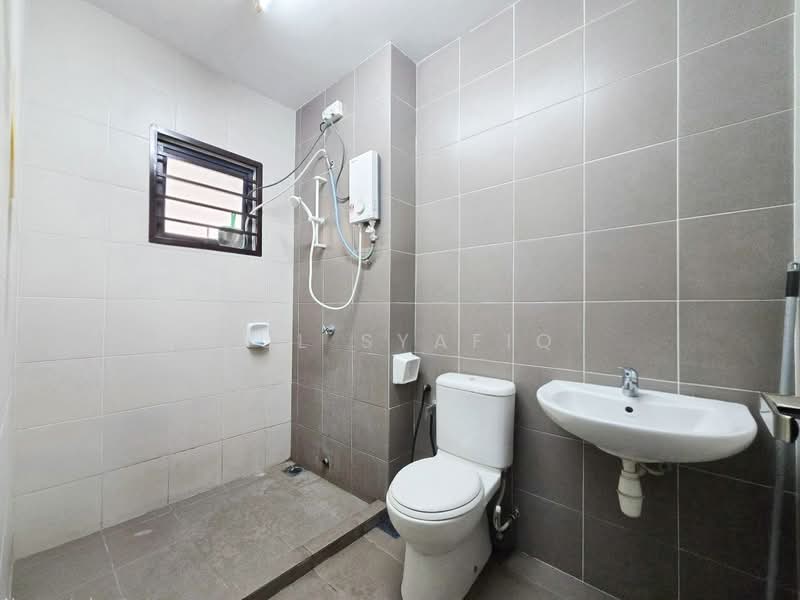 2-storey Terraced House for Sale in Bandar Damai Perdana (Cheras) - Zul Syafiq - Bathroom - PropertyGuru.com.my