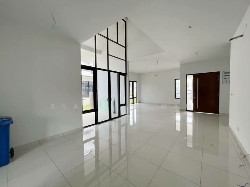 Semi-Detached House for Sale in Shah Alam (Selangor) - Syamsul Ilham - Living Room - PropertyGuru.com.my