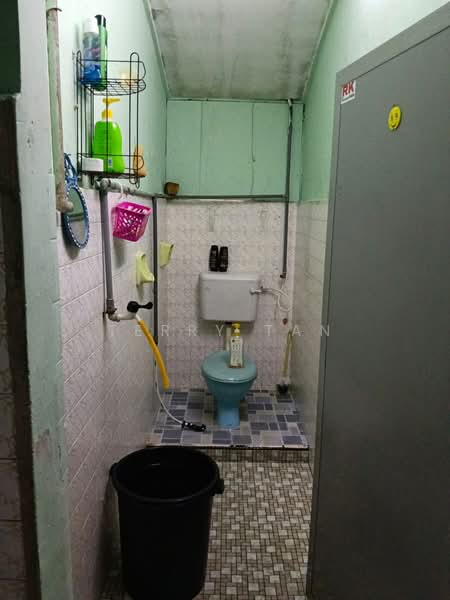 Rumah Teres 1 Tingkat untuk Dijual di Taman Sri Skudai (Skudai) - Terry Tan - Bathroom - PropertyGuru.com.my