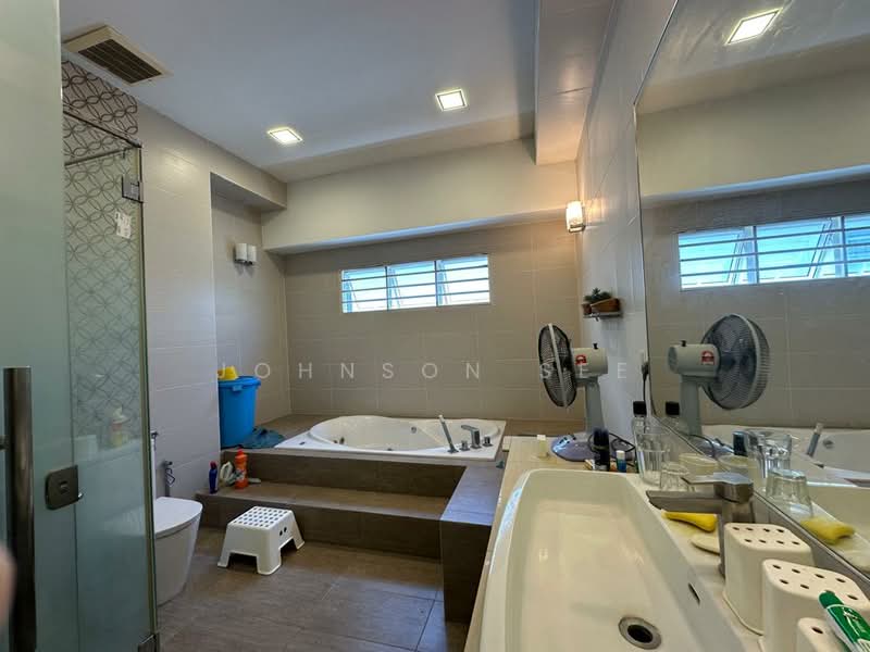 Zero-Lot Bungalow for Sale in USJ Heights (Subang Jaya) - Johnson See - Bathroom - PropertyGuru.com.my