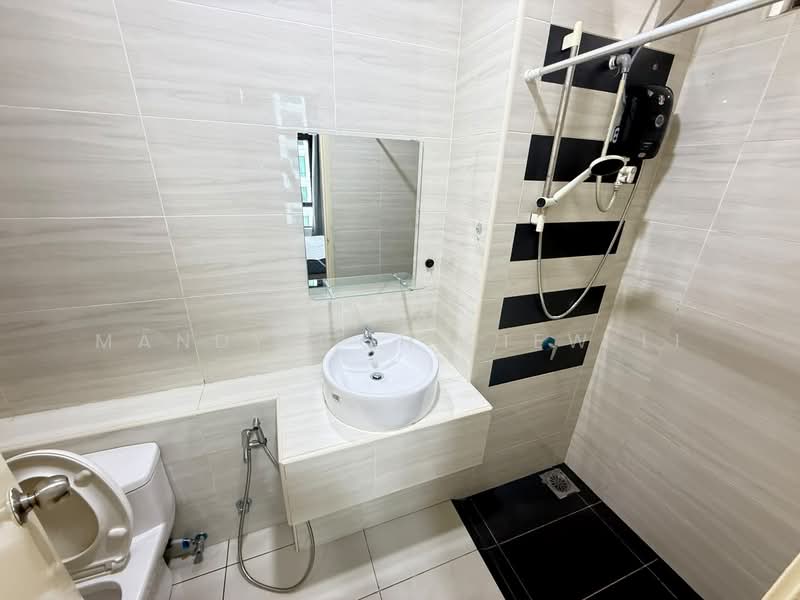 Service Residence for Rent at D'Summit Residences - Mandy Goh Siew Li - Bathroom - PropertyGuru.com.my