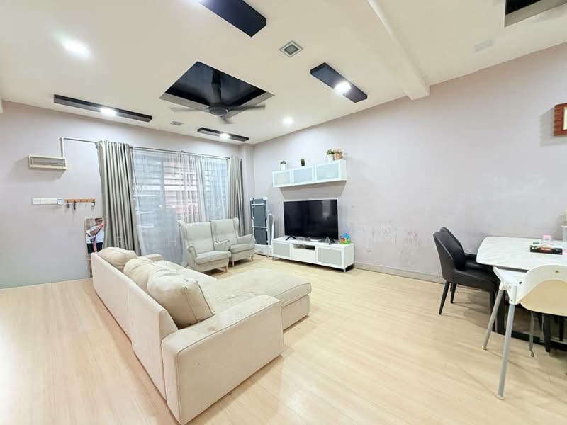 Rumah Teres 2 Tingkat untuk Dijual di Sungai Buloh (Selangor) - Fahana Rashid - Living Room - PropertyGuru.com.my