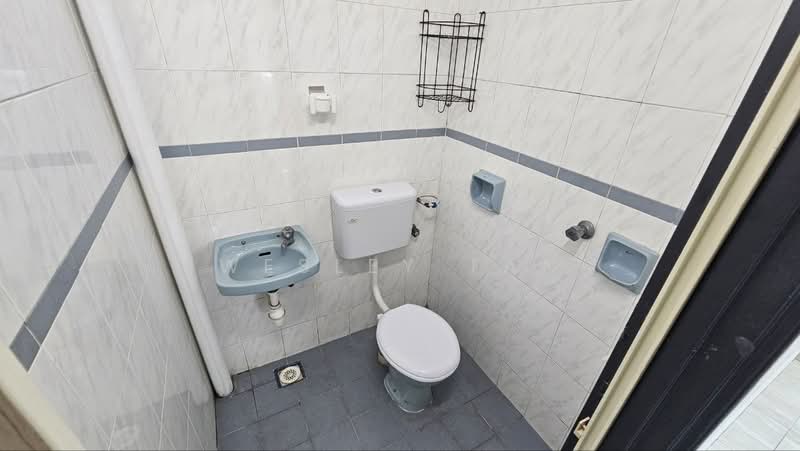 2-storey Terraced House for Sale in Cheng (Melaka) - Wesley Tan - Bathroom - PropertyGuru.com.my
