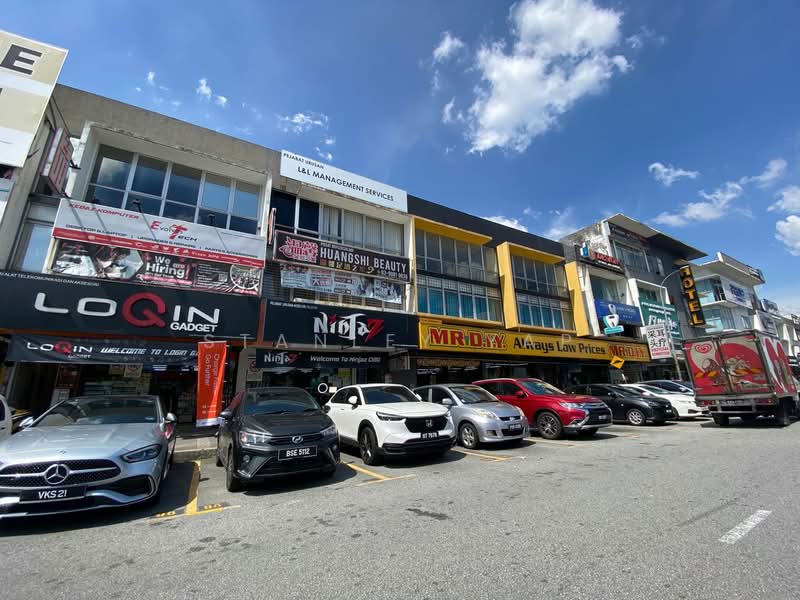 Kedai untuk Dijual di Balakong (Selangor) - Stanley Yap - Exterior - PropertyGuru.com.my