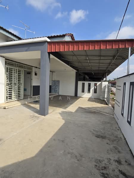 Rumah Teres 1 Tingkat untuk Disewa di Bandar Indahpura (Kulai) - Ee Van Har - Exterior - PropertyGuru.com.my