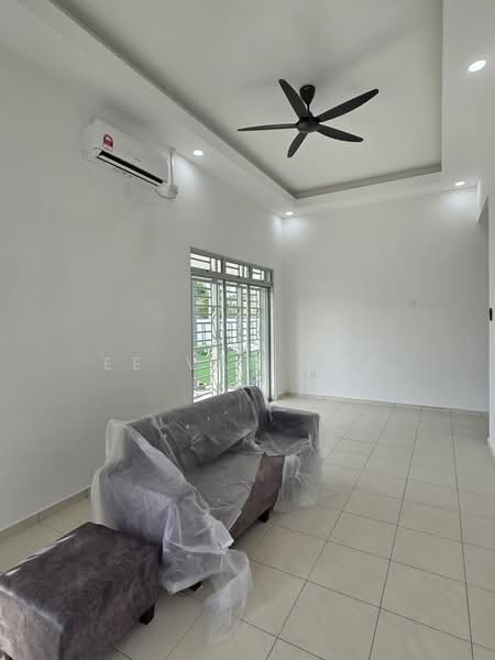 Rumah Teres 1 Tingkat untuk Disewa di Bandar Indahpura (Kulai) - Ee Van Har - Living Room - PropertyGuru.com.my