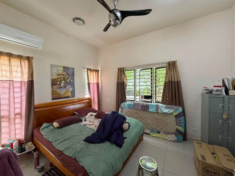 Bungalow for Sale in Saujana Villa (Kajang) - Igen Mak - Bedroom - PropertyGuru.com.my
