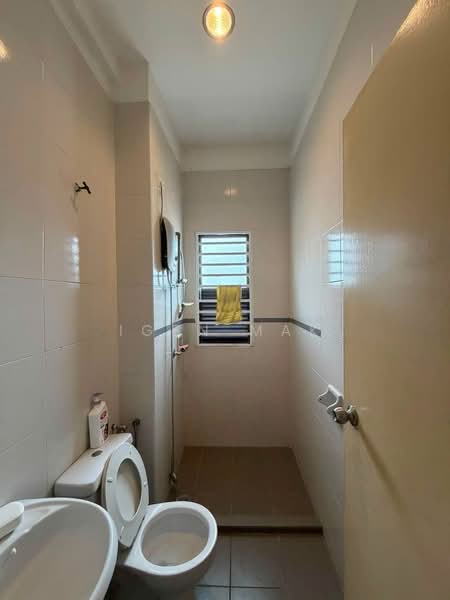 Bungalow for Sale in Saujana Villa (Kajang) - Igen Mak - Bathroom - PropertyGuru.com.my